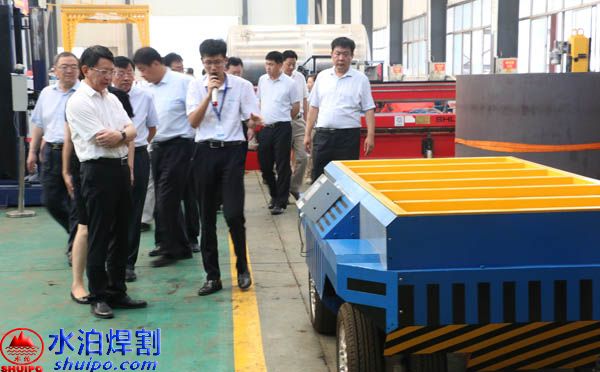 AGV機器人持續(xù)火熱，新領(lǐng)域帶來發(fā)展新機遇，水泊焊割自主研發(fā)的AGV小車