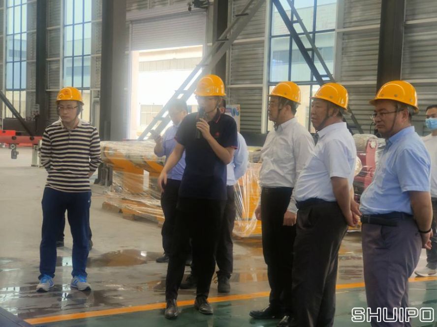 山東省科學院激光研究所所長賈中青、山東省機械設(shè)計研究院院長林江海帶領(lǐng)激光、高端裝備領(lǐng)域?qū)＜乙恍?人到水泊焊割實地調(diào)研2